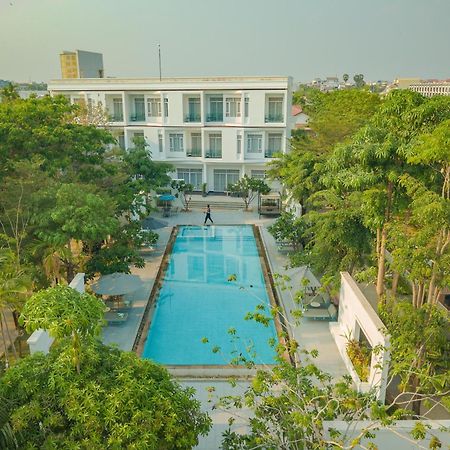 Elysium Suite Siem Reap Exteriör bild
