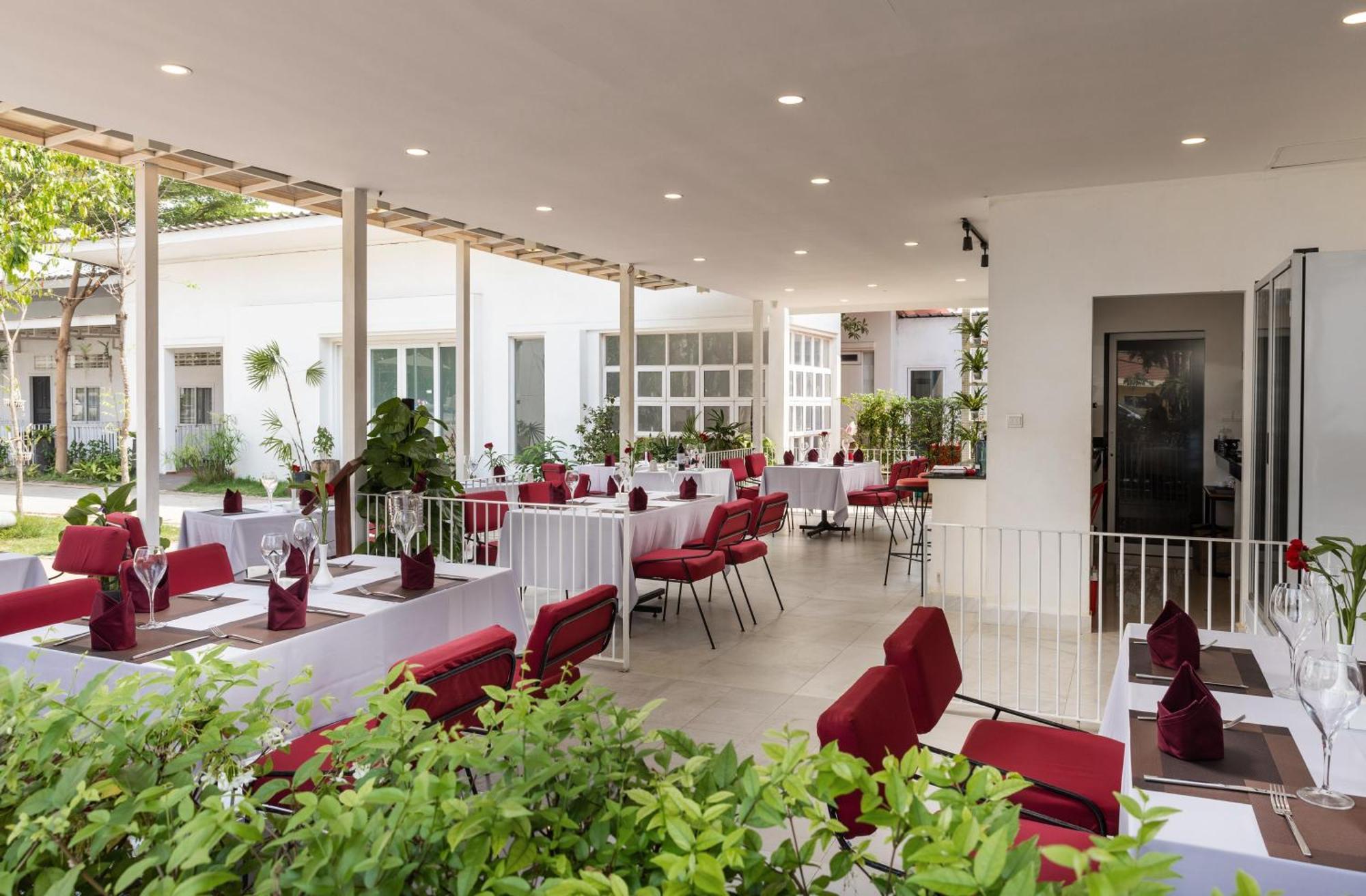 Elysium Suite Siem Reap Exteriör bild