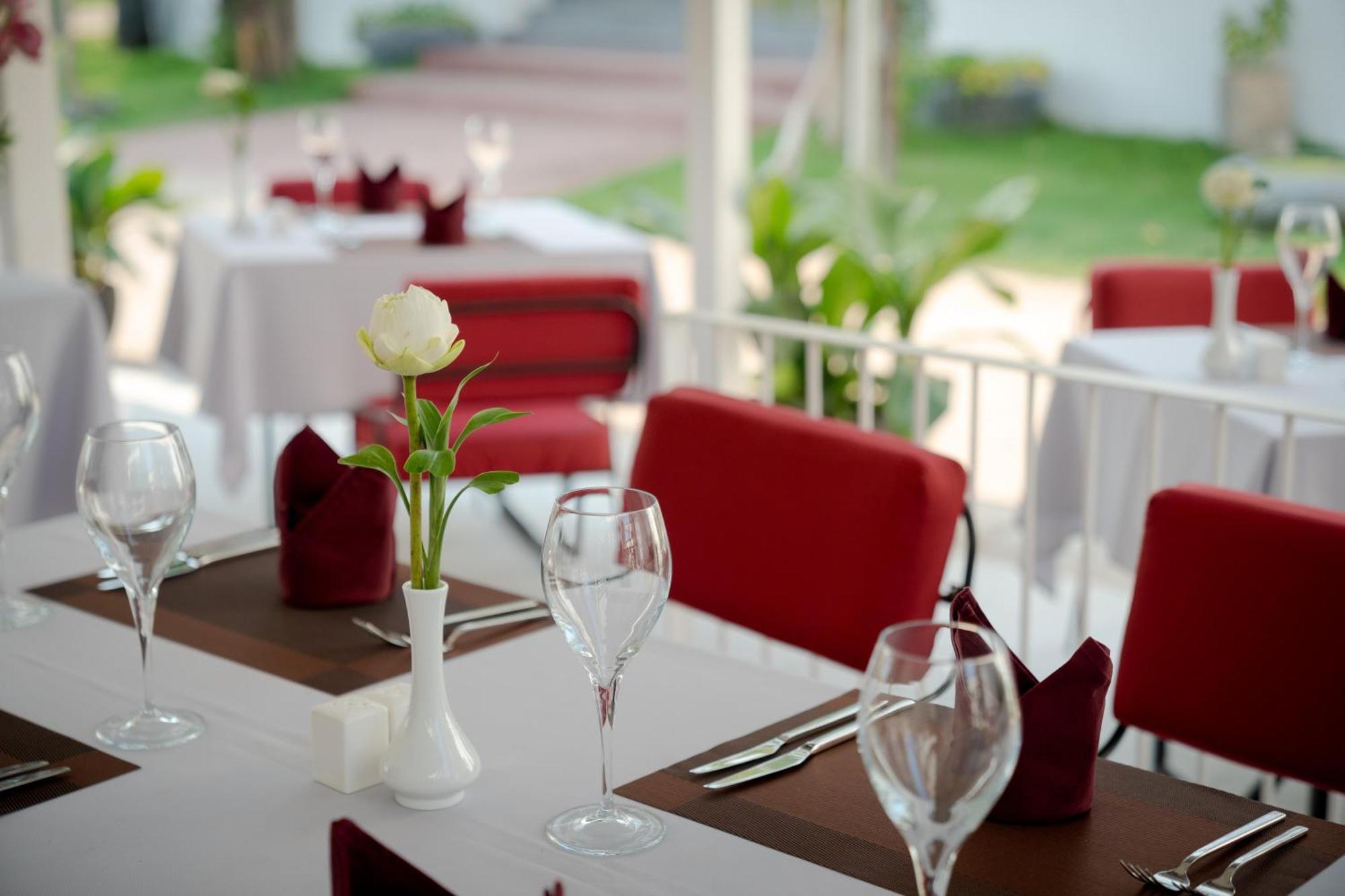 Elysium Suite Siem Reap Exteriör bild