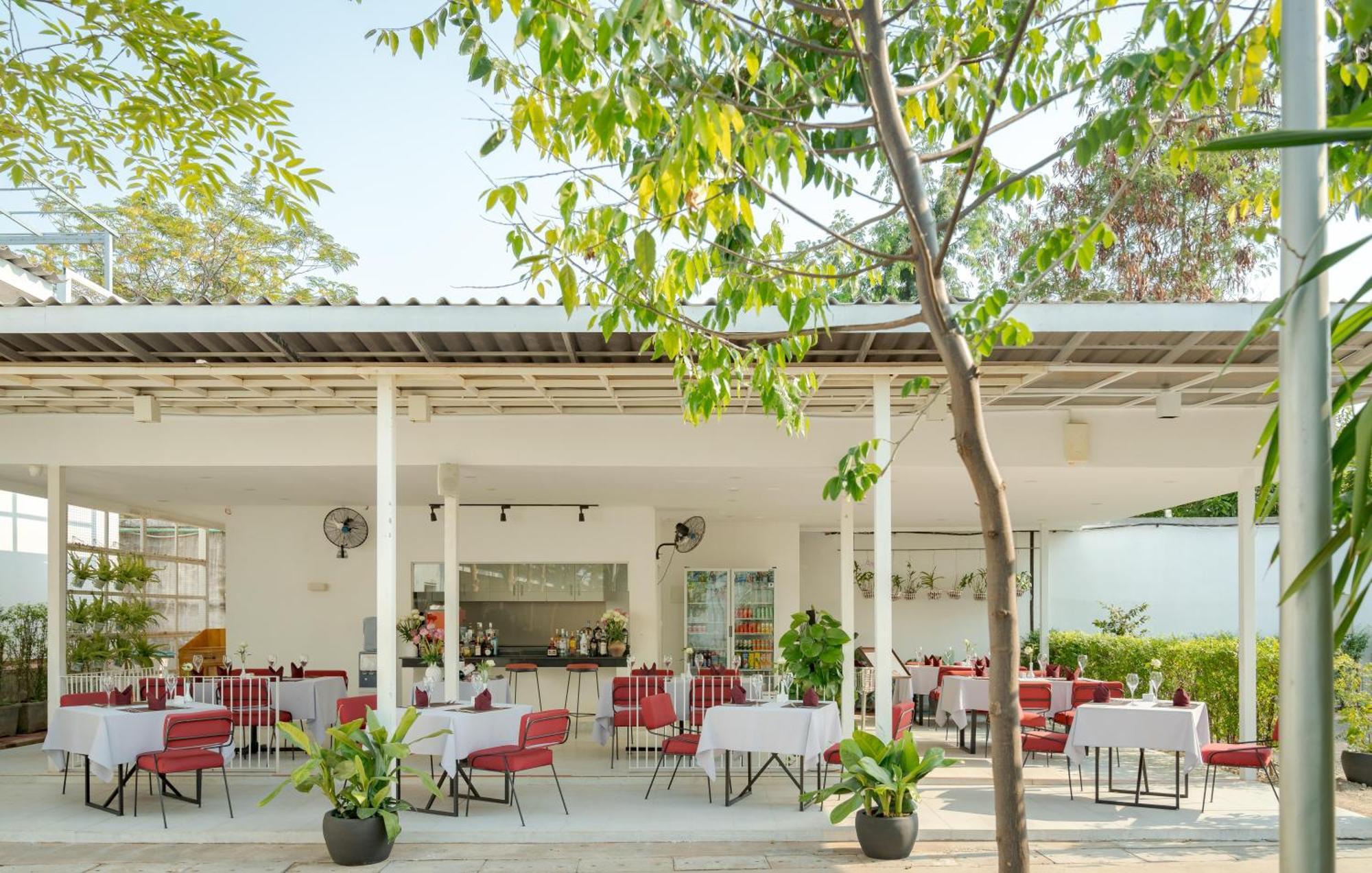 Elysium Suite Siem Reap Exteriör bild
